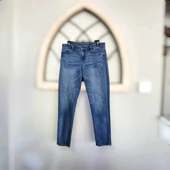 Calvin Klein Medium Wash Skinny Jean Size 4/27 - Picture 1 of 3